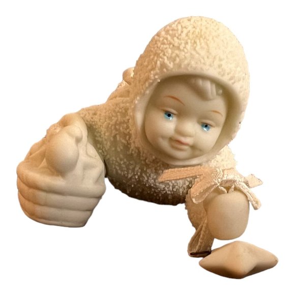 Dept 56 Snowbabies Flying Angel WITH BASKET OF STARS Ornament Porcelain Figurine - Picture 1 of 7